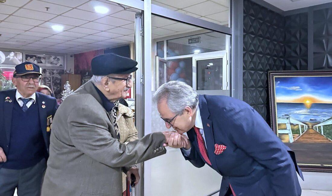 Bandırma Belediye Başkanı Dursun Mirza, şehit aileleri, gaziler ve gazi