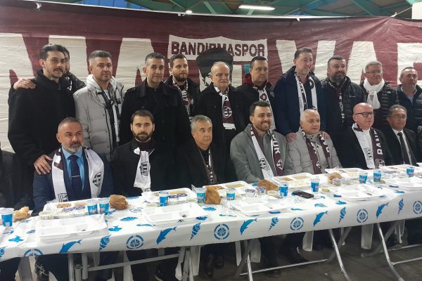 Taraftarlar Derneği iftarında stad duası