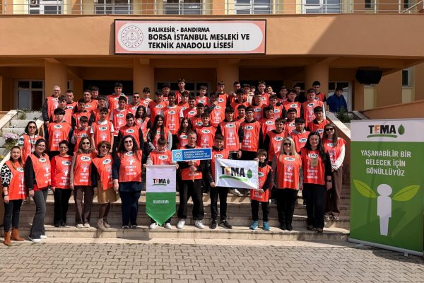 TEMA Vakfı ve Bandırma Borsa İstanbul MTAL İş Birliğiyle Fidanlar Toprakla Buluştu