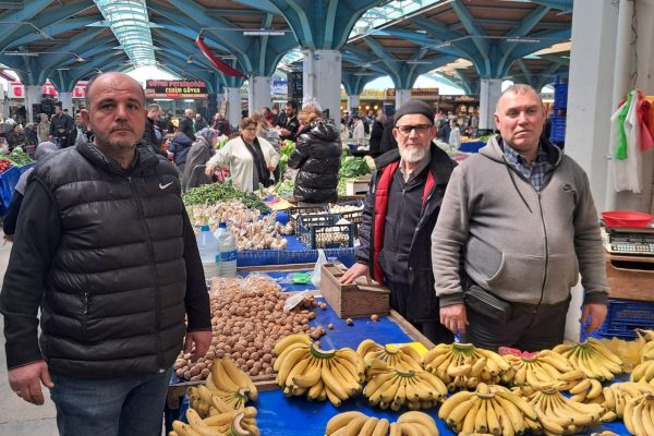 Pazarcı esnafından Başkan Mirza’ya sitem