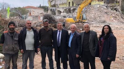 Ak Parti İlçe Başkanı Göksel Karlahan ve yönetim kurulu üyeleri