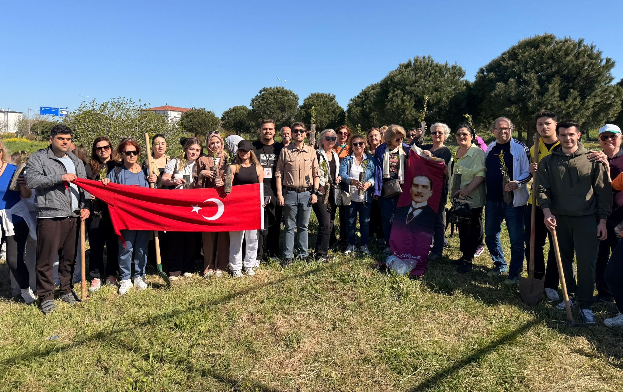 General Balcı Çamlığı’nda 100’den Fazla Defne Fidanı Toprakla Buluştu