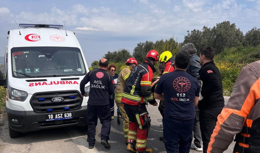 Erdek-Bandırma karayolunda yaşanan trafik kazasında 3 kişi yaralandı. Kaza Erdek-Bandırma