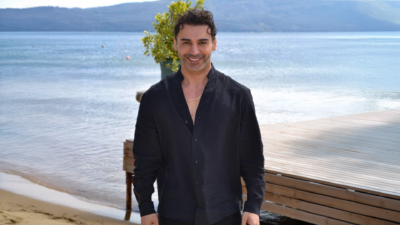 Türk Pop Müziği’nin gözde isimlerinden Emre Kaya uzun süren sessizliğini