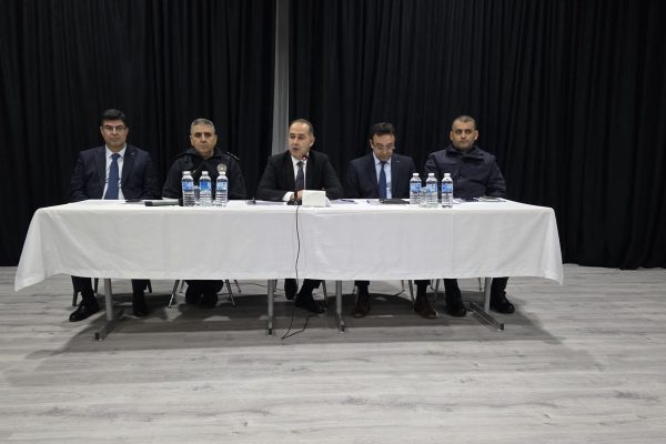 Okul çevrelerindeki güvenlik önlemleri masaya yatırıldı