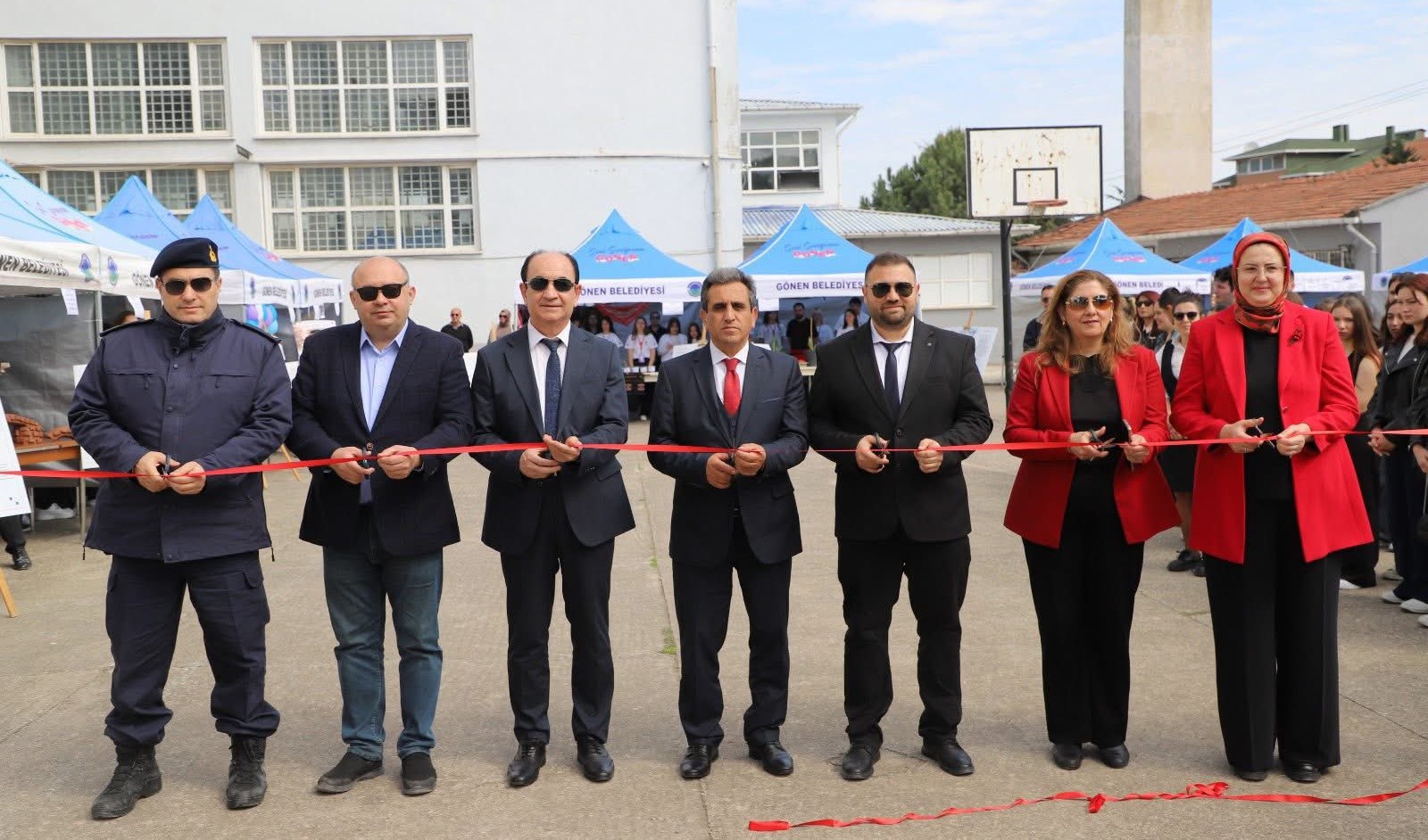 Geleneksel Bahar Şenliği ve TÜBİTAK Bilim Fuarı açıldı