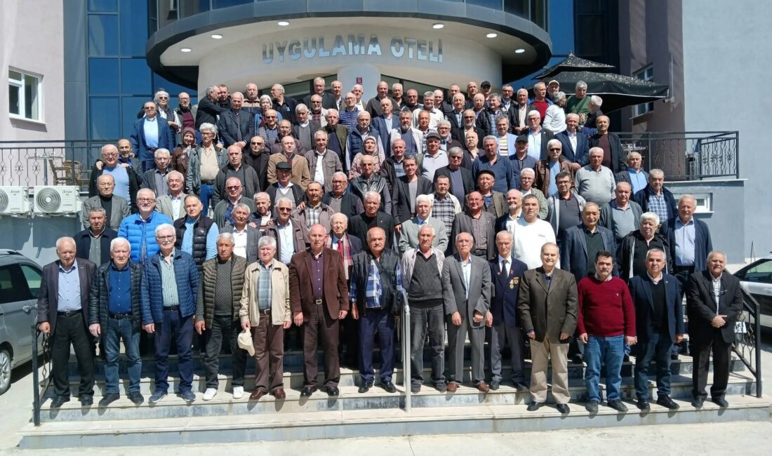 Balıkesir’de bir döneme damga vuran SEKA Kağıt Fabrikası’nın emeklileri, 23