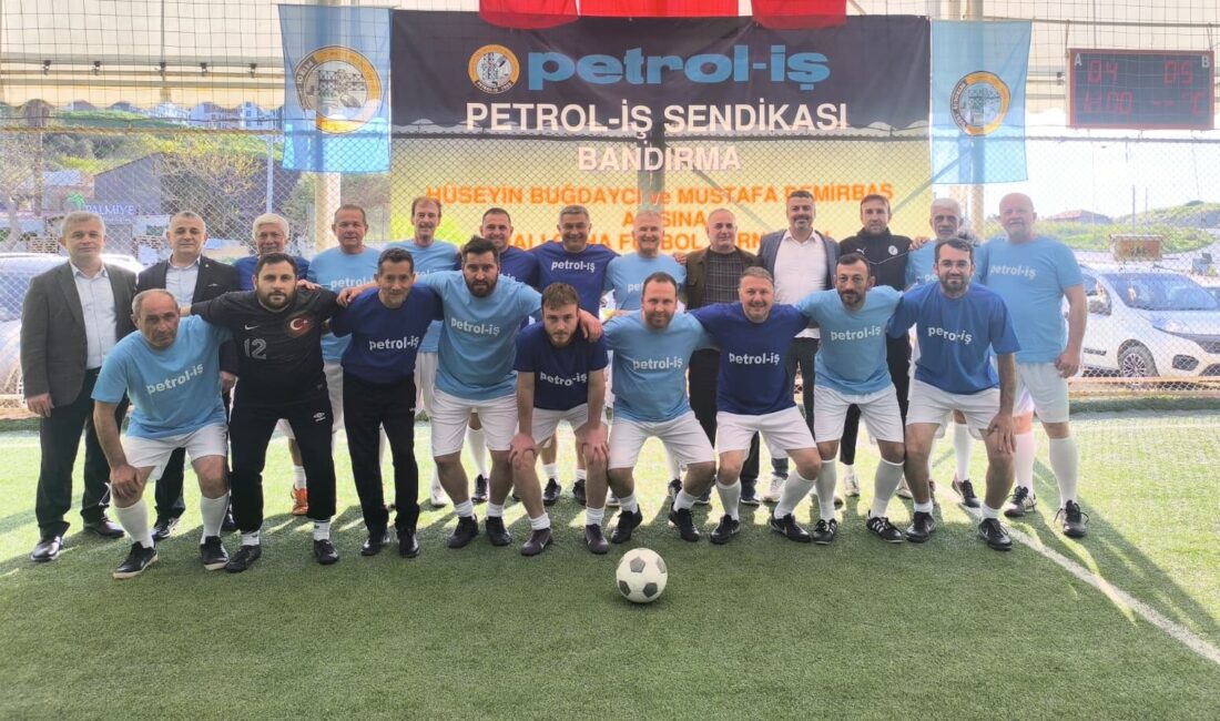 Hüseyin Buğdaycı ve Mustafa Demirbaş anısında düzenlenen geleneksel halı saha