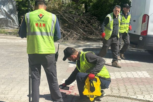 Deprem riskine karşı Büyükşehir 20 ilçede saha analizlerini sürdürüyor