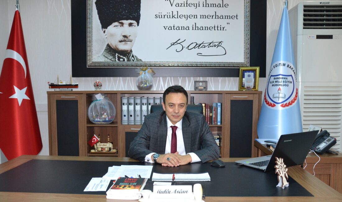 Bandırma İlçe Milli Eğitim Müdürü Mutlu Aslan, sosyal medyada ve