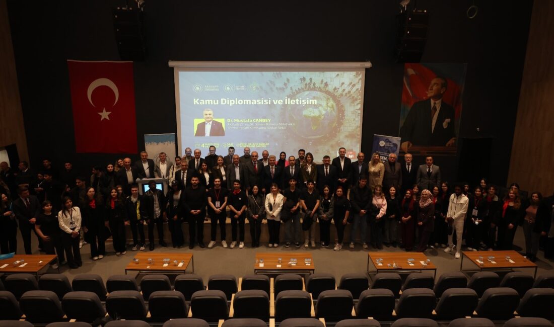 İletişim Fakültesi tarafından düzenlenen “Kamu Diplomasisi ve İletişim” konulu konferans,