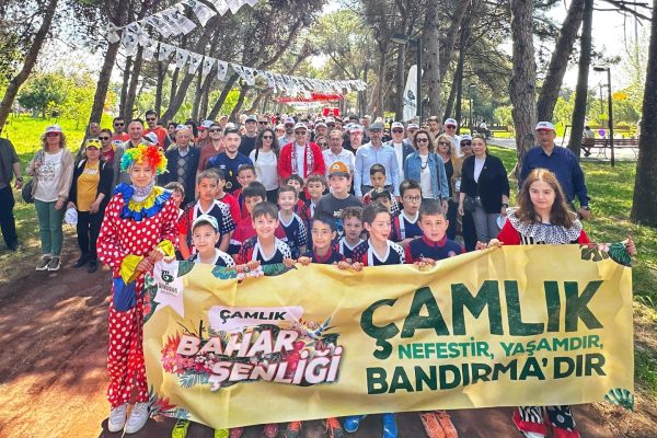Bandırmalılar Çamlık Bahar Şenliğinde buluştu