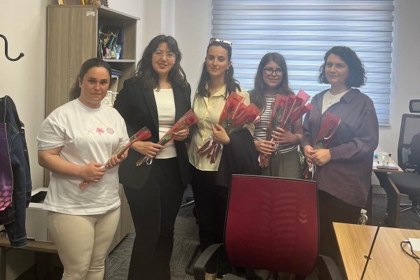 BANÜ Öğrencileri anneler gününü kutladı