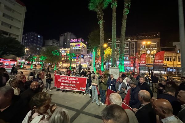 CHP: Saraya teslim olmayacağız