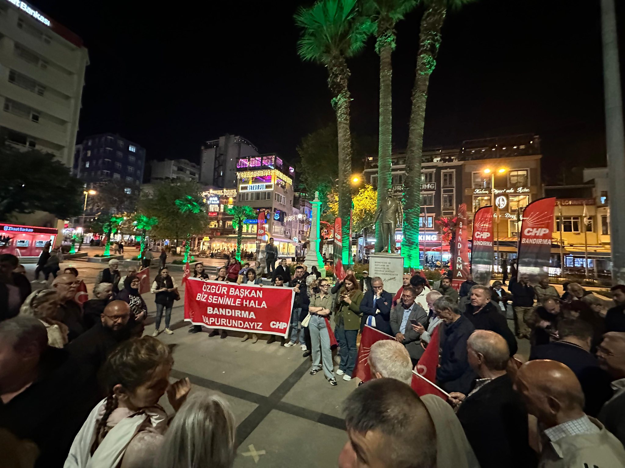 CHP: Saraya teslim olmayacağız