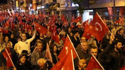 19 Mayıs Atatürk’ü anma Gençlik ve Spor Bayramındaki fener alayı