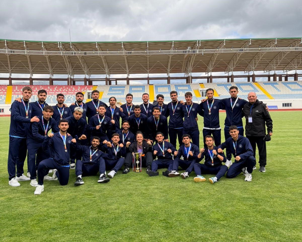 BANÜ Erkek Futbol Takımı Türkiye Üçüncüsü Oldu