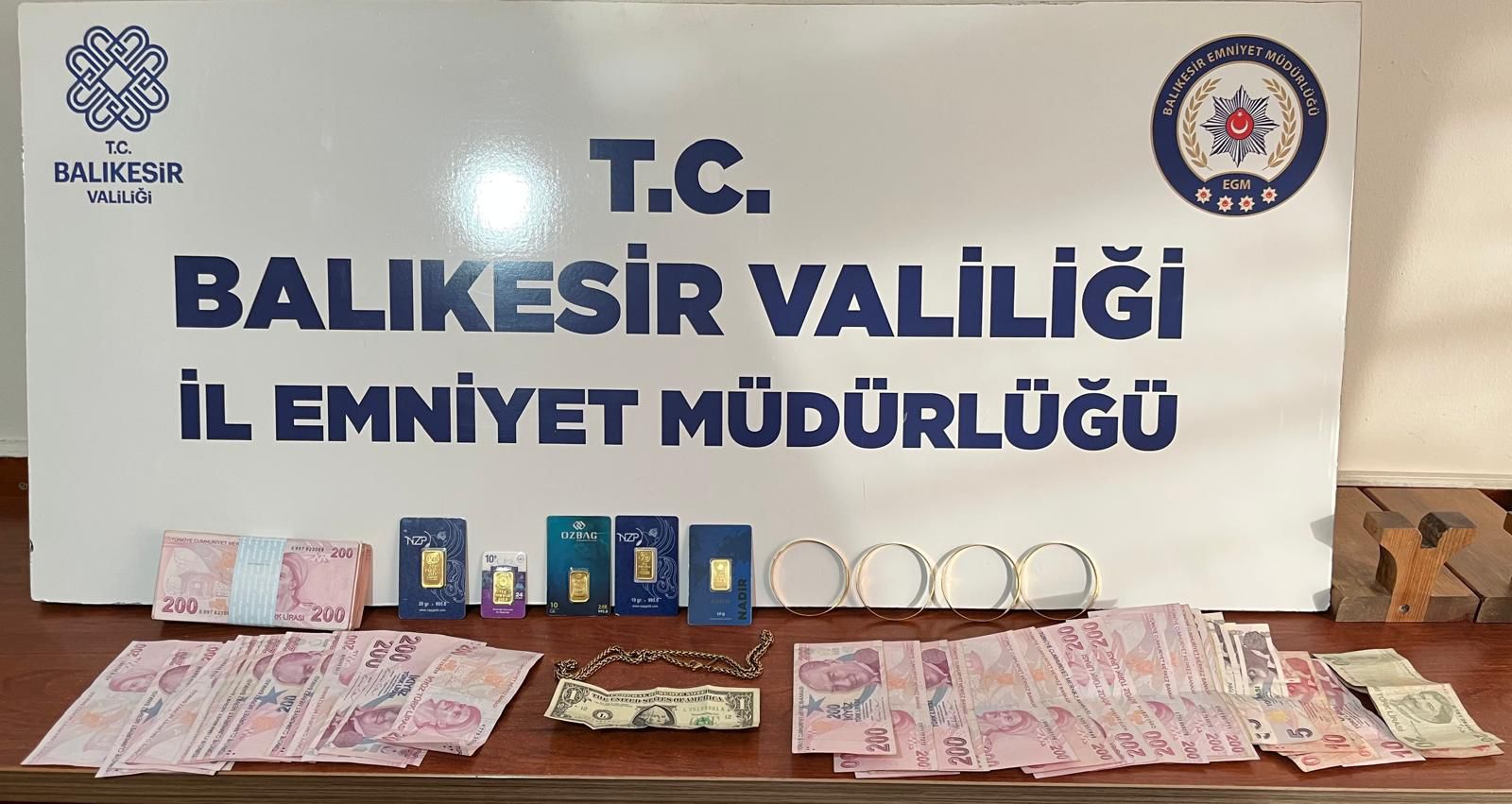 Edremit’de sahte altınları satanlar Bandırma’da yakayı ele verdiler