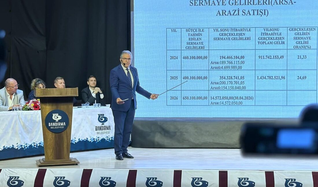 Bandırma Belediye Başkanı Dursun Mirza, Barış Manço Kültür Merkezi’nde düzenlenen