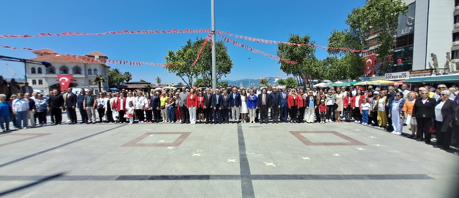 Bandırma’da alternatif törene devam edildi