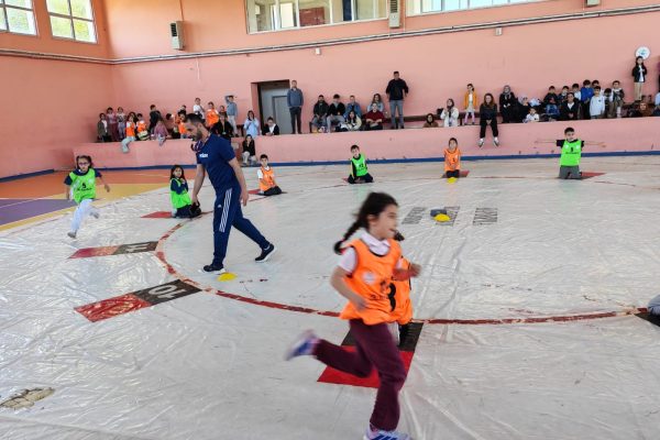 Bandırma’da Geleneksel Çocuk Oyunları Başladı