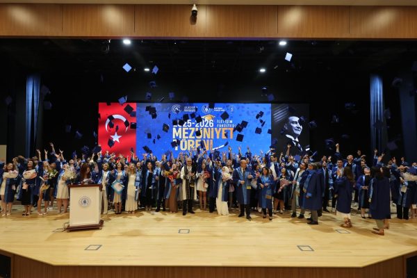 İletişim Fakültesi Mezuniyet Töreni Gerçekleşti