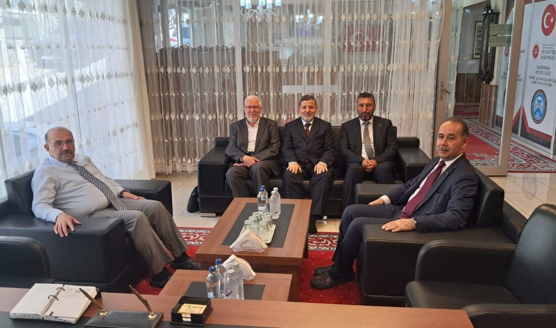 Balıkesir Valisi İsmail Ustaoğlu’nun Bandırma’daki ziyaretleri ve incelemeleri devam ediyor.