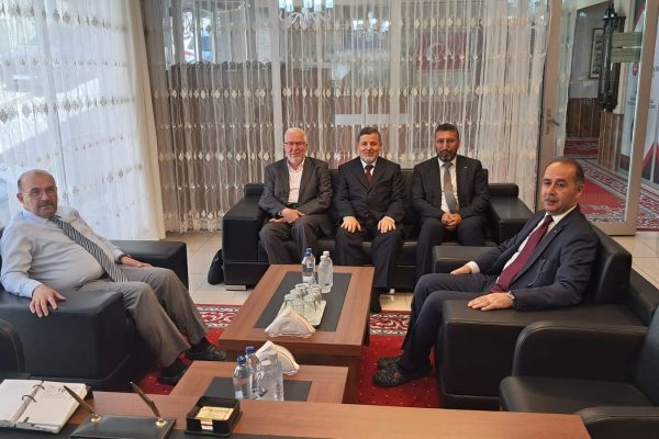 Vali Ustaoğlu Tekke Camii Hafızlık Kuran Kursunu Ziyaret Etti