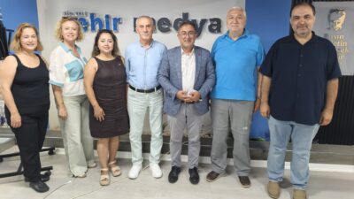 CHP İlçe Başkanı Mehmet Atak, İlçe Sekreteri Erdal Erdoğan ile