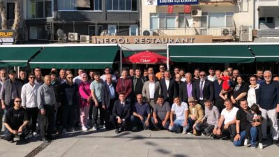Ak Parti İlçe Teşkilatı Kurban Bayramı kutlamasını ilçe parti binasında