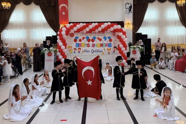 İlçe Müftülüğü Çocuk Şenliği Düzenledi