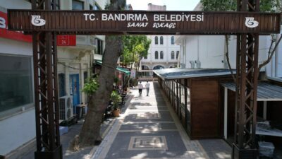 Bandırma Belediye Başkanı Dursun Mirza, kentin kültürel ve sanatsal hayatına