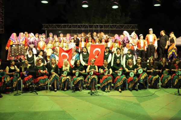 Gönen’de Yöreden Yüreğe Bin Anadolu Gösterisi