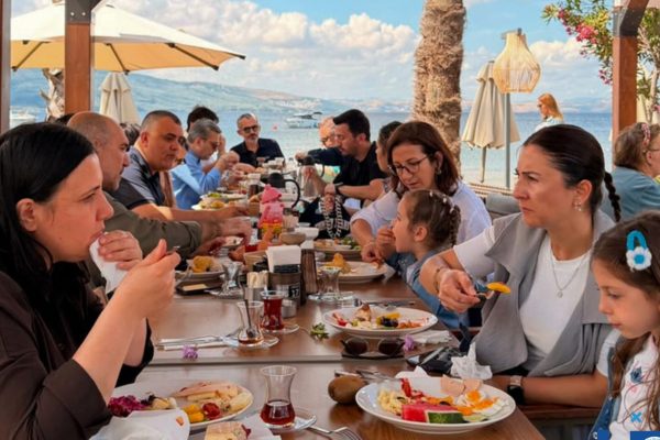 Ticaret Odasında dayanışma kahvaltısı