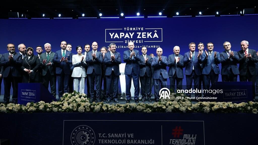 Cumhurbaşkanı Recep Tayyip Erdoğan’ın katılımıyla gerçekleştirilen zirveye; kamu kurum ve