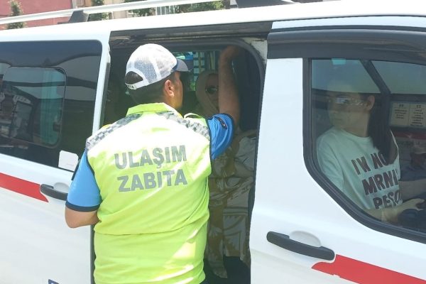 Büyükşehir ekipleri güvenli ve konforlu ulaşım için sahada