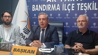 Ak Parti İlçe Başkanı Göksel Karlahan düzenlediği basın toplantısında yerel