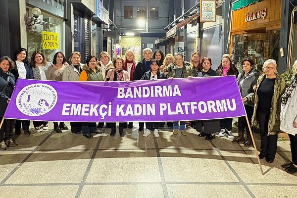 Gün Kadın Haklarına ve Demokrasiye Sahip Çıkma Günüdür