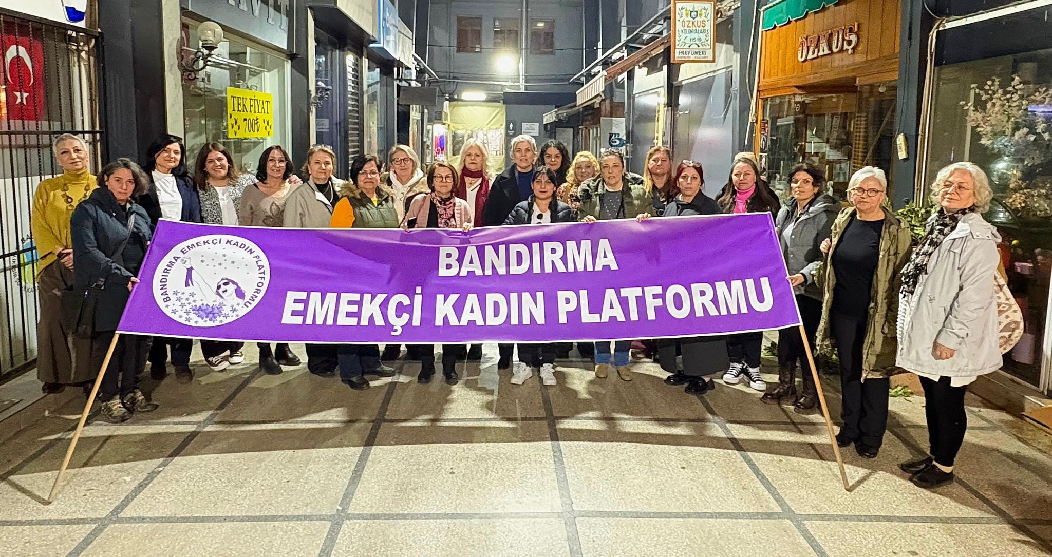 Gün Kadın Haklarına ve Demokrasiye Sahip Çıkma Günüdür