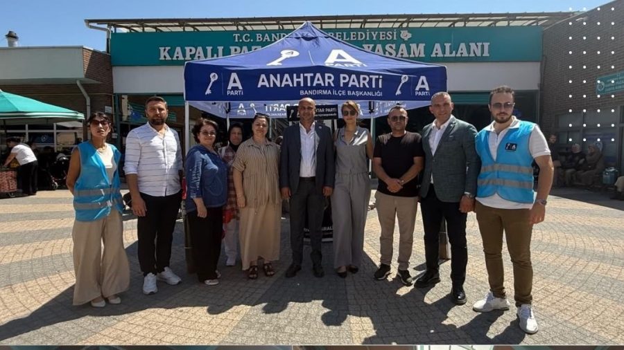 Anahtar Parti İlçe Teşkilatı Bandırma’da aşure hayrı düzenledi