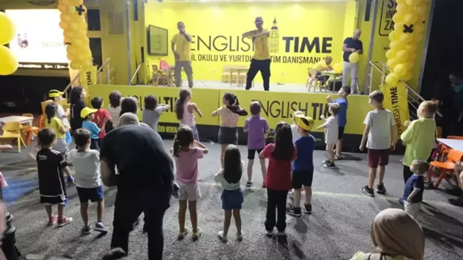 Eğitime Değer Verenlerin Buluşma Noktası: Time Travel Tırı Bandırma’da!