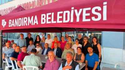 Bandırma Belediyesi, Muharrem ayının 12. günüde düzenlediği aşure hayrında vatandaşları