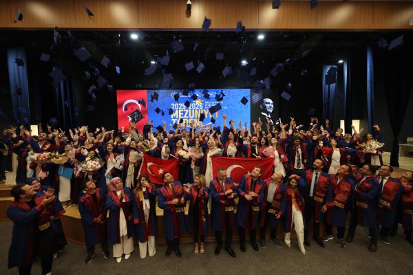 BANÜ’de ana mezuniyet töreni gerçekleştirildi