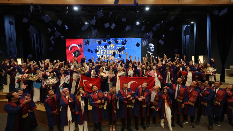 BANÜ’de ana mezuniyet töreni gerçekleştirildi