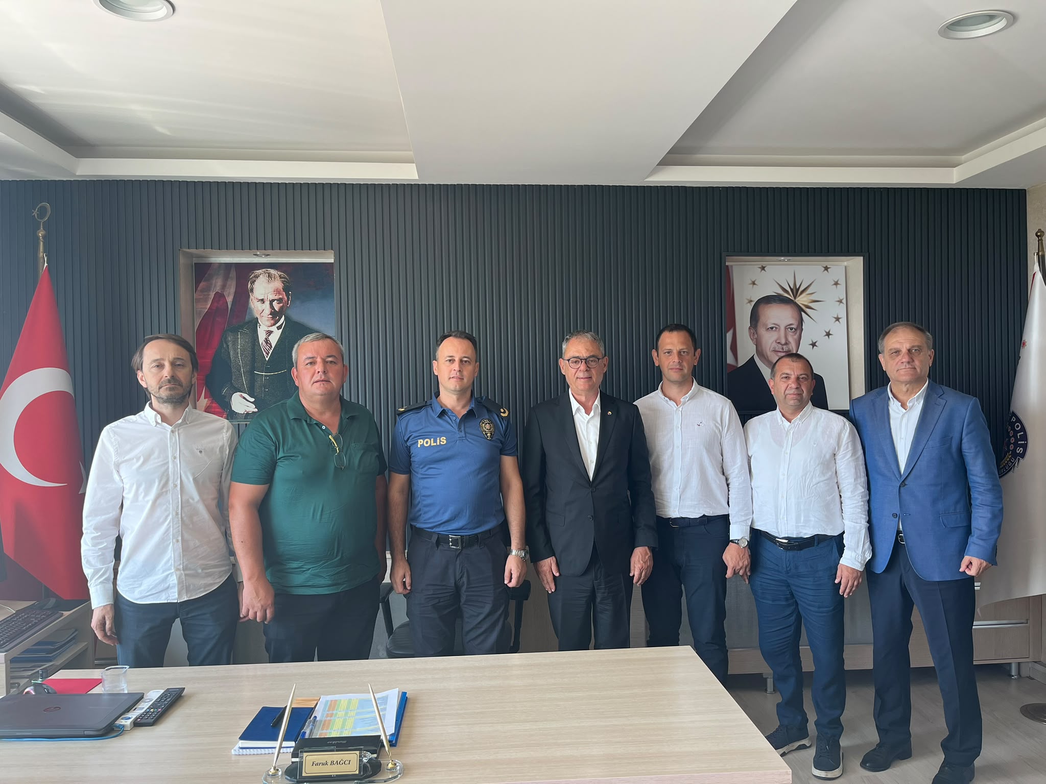 Borsa yönetimi Erdek İlçe Emniyet Müdürü Faruk Bağcı’yı makamında ziyaret etti
