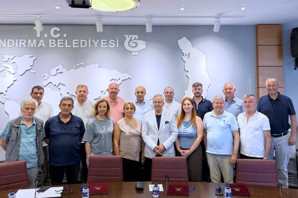 Bandırma’da 17 yıllık CHP Dönemi bitti, Başkan Mirza Yeni Parti’de