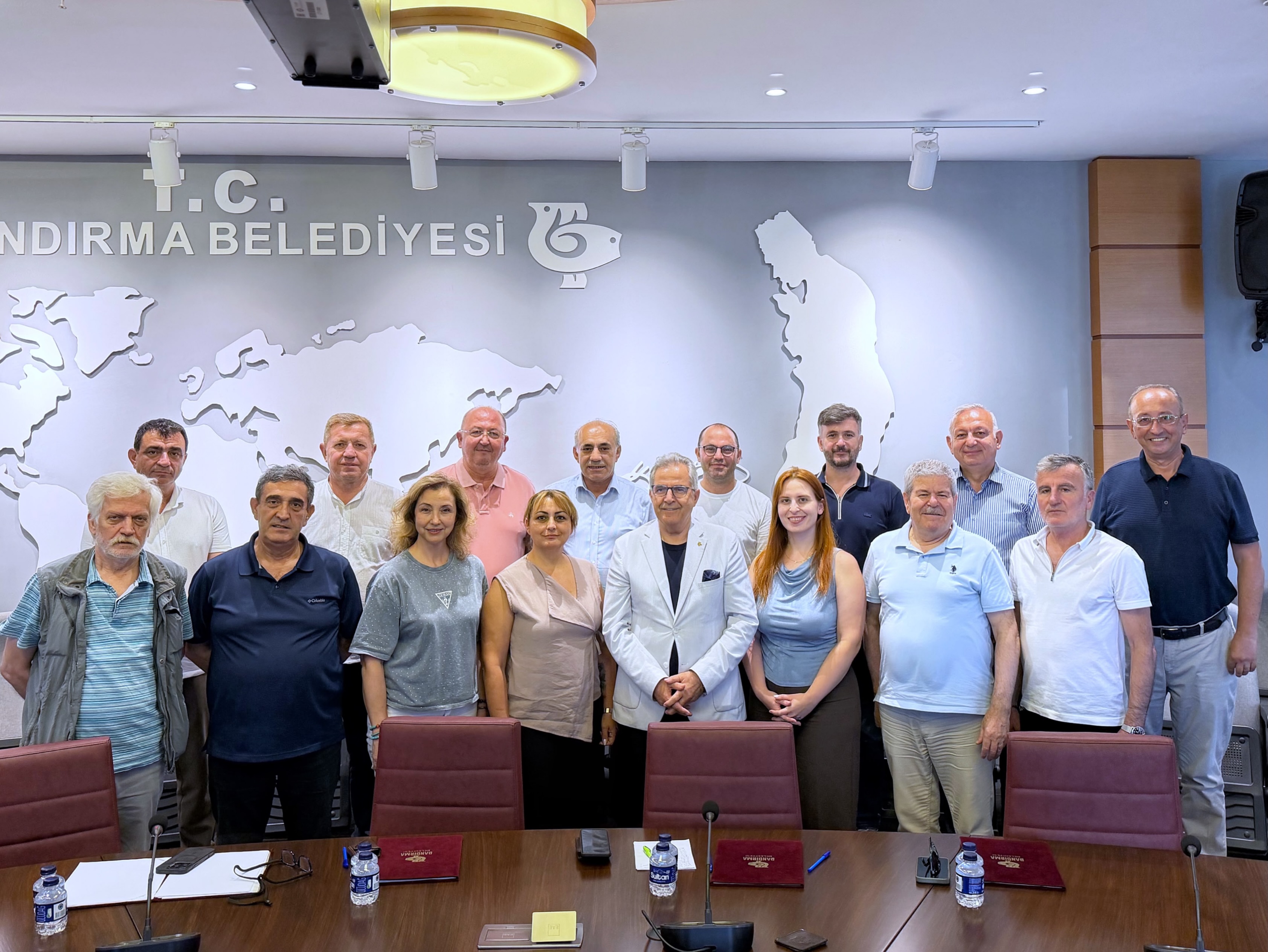 Bandırma’da 17 yıllık CHP Dönemi bitti, Başkan Mirza Yeni Parti’de