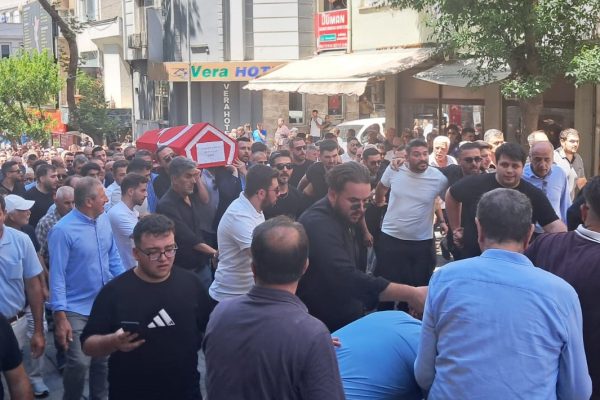 Binlerce kişi Cemal Öztaylan’ı tekbir sesleriyle ebediyete uğurladı