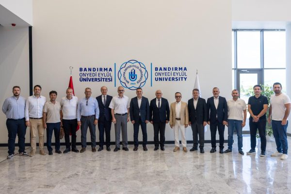 Bordo Hareket’ten Rektör Boz’a Ziyaret