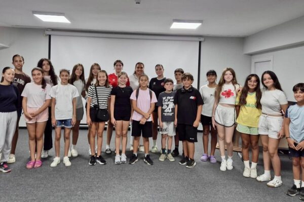 Erdek’te “Hentbolda Spor Yaralanmalarını Önleme” Eğitimi